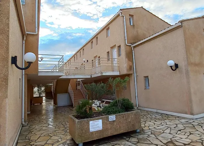 Lumineux Avec Terrasse Sud Et Parking Securise - Fr-1-387-45 * Marseillan (Herault)