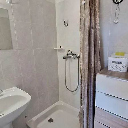 Apartment Lumineux Avec Terrasse Sud Et Parking Securise - Fr-1-387-45